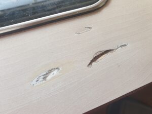 CARAVAN-MOTORHOME-WORKTOP-TABLE-FURNITURE-CHIP-DENT-SCRATCH-CRACK-HOLE-REPAIR-REFURBISHMENT