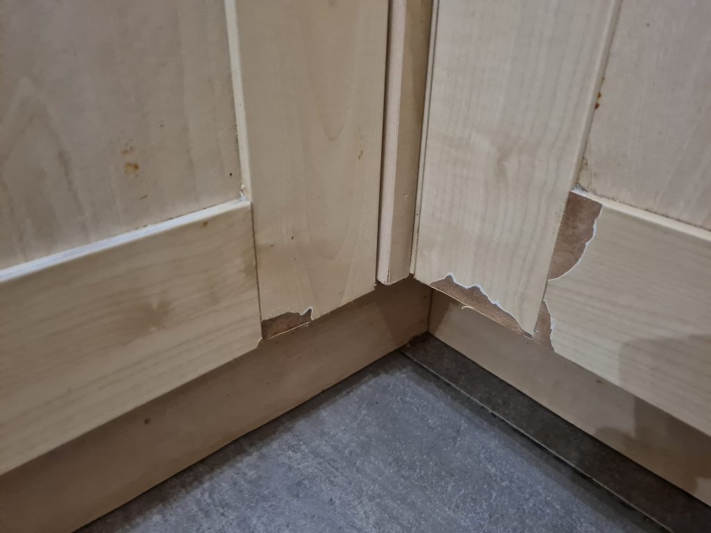 PEELING LAMINATE KITCHEN CUPBOARD DOOR REPAIR