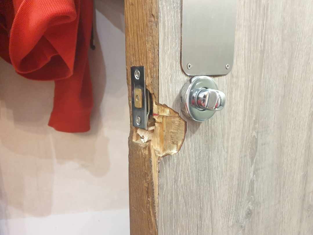 DOOR REPAIR CHIP SCRATCH DENT BURN WATER DAMAGE REPAIR