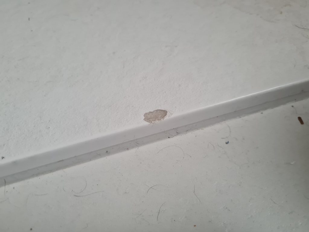 SHOWER TRAY CHIP REPAIR MANCHESTER