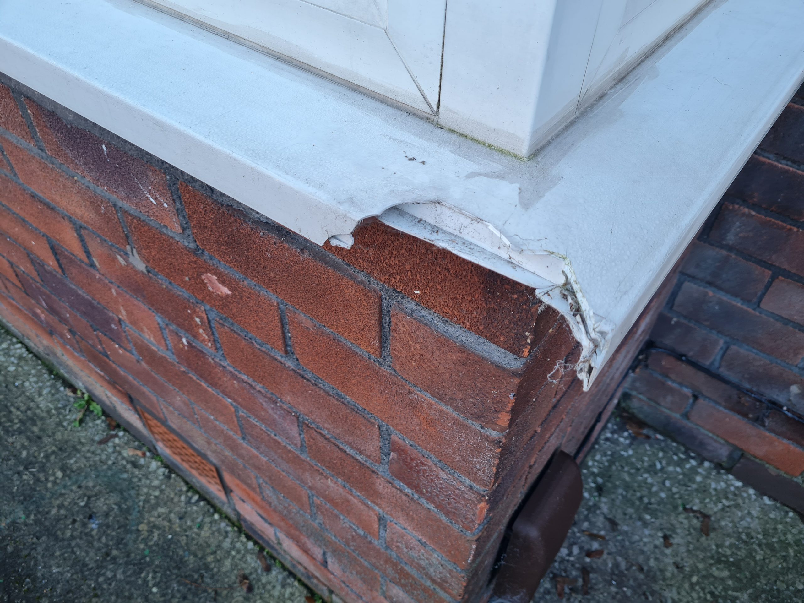 UPVC PLASTIC WINDOW SILL CILL CRACK REPAIR