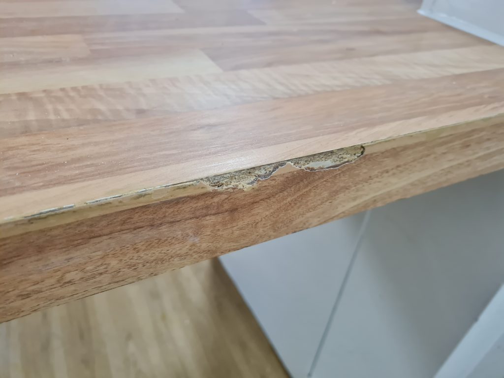 WOOD GRAIN PATERN LAMINATE WORKTOP CHIP REPAIR